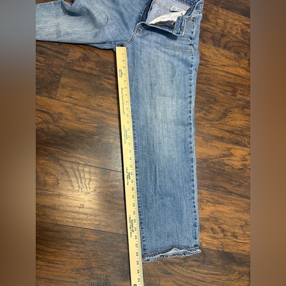 Old Navy Blue Straight Leg Jeans Classic Style - Picture 6 of 6